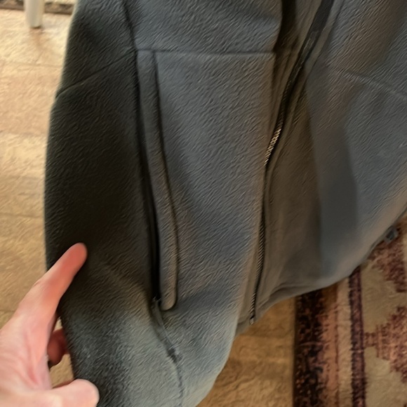 Men’s Large North Face Fleece Jacket - Picture 3 of 3